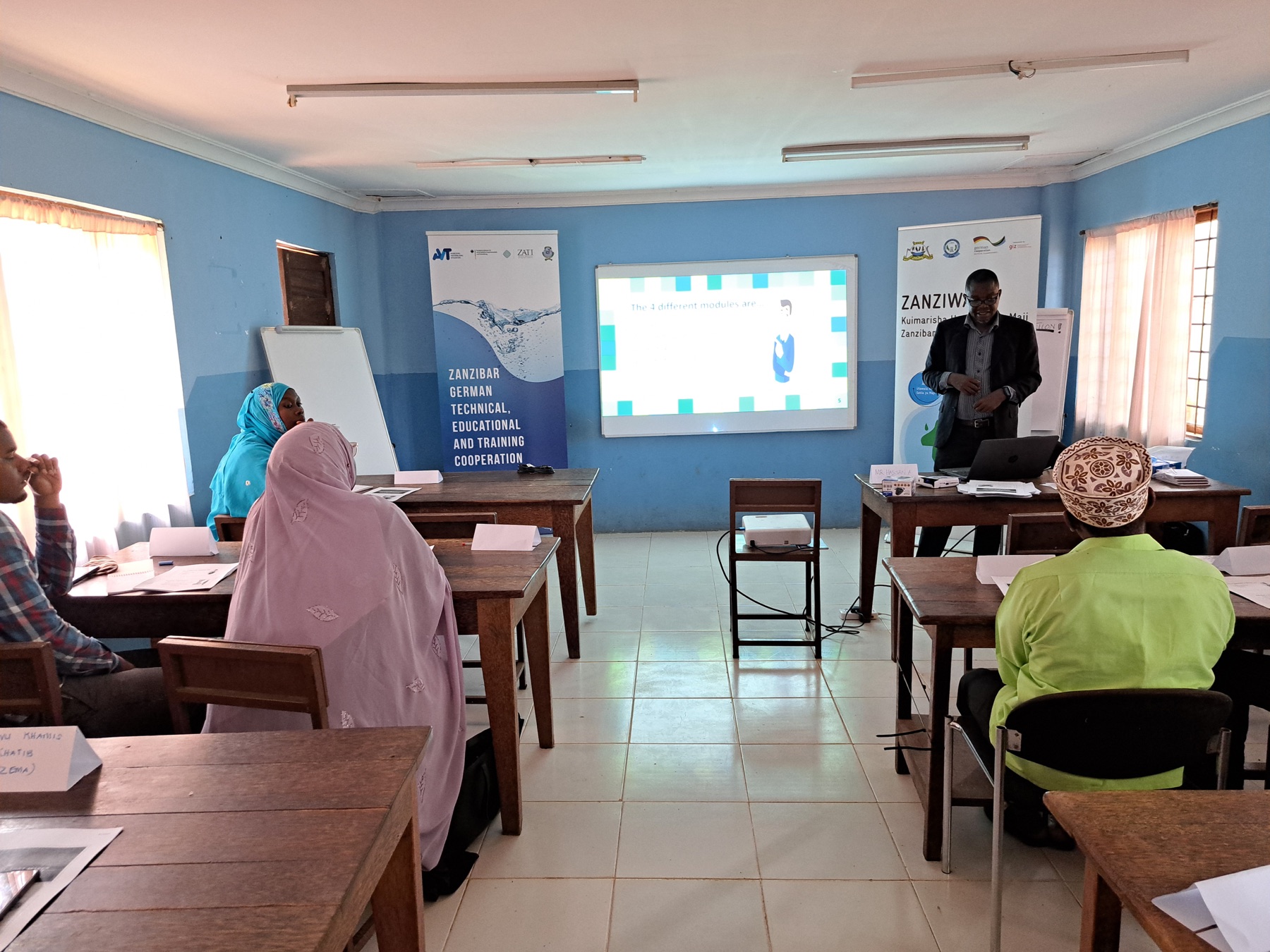 Trainer leading a BBP-Zanzibar learning session